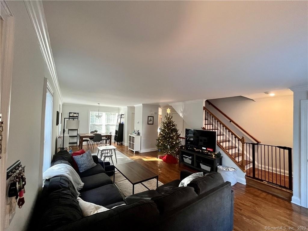 39 Maple Tree Avenue - Photo 4