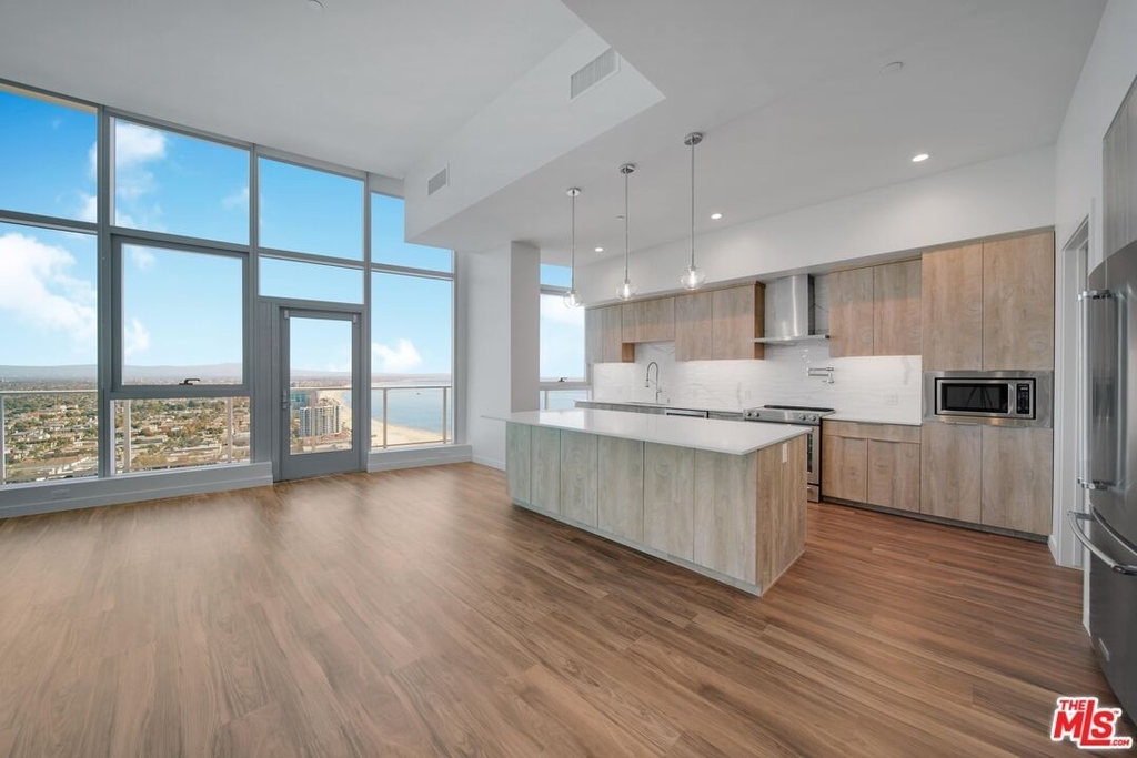 777 E Ocean Blvd - Photo 1