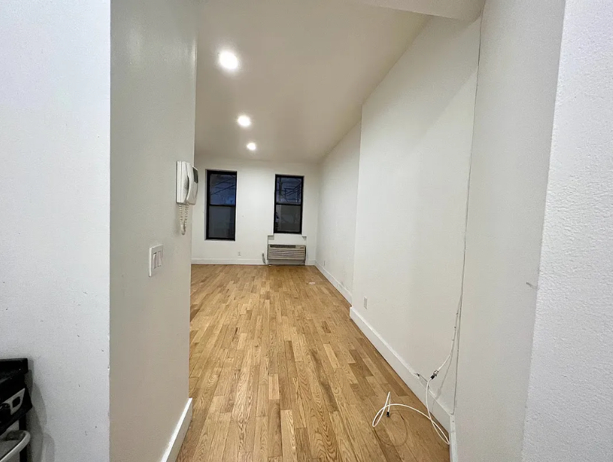 207 East 37th Street - Photo 1