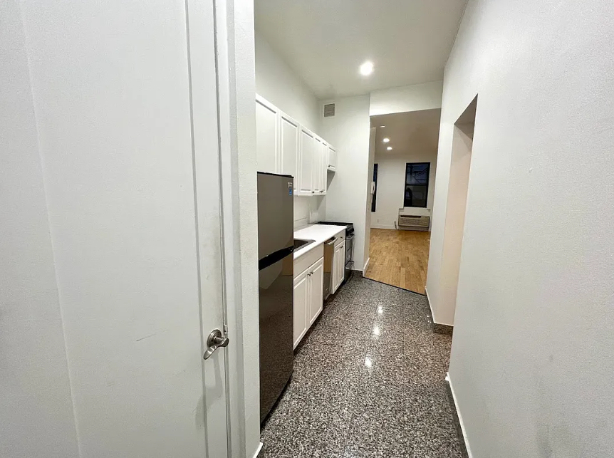 207 East 37th Street - Photo 3