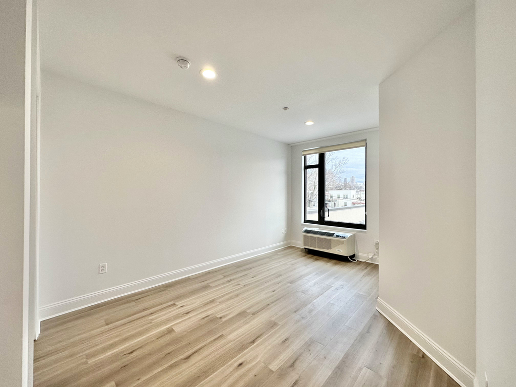 30-12 21st Street - Photo 3