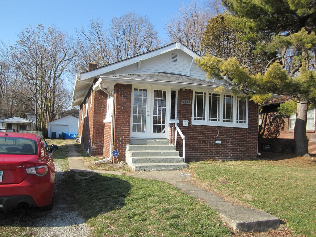 4226 Winthrop Avenue - Photo 2