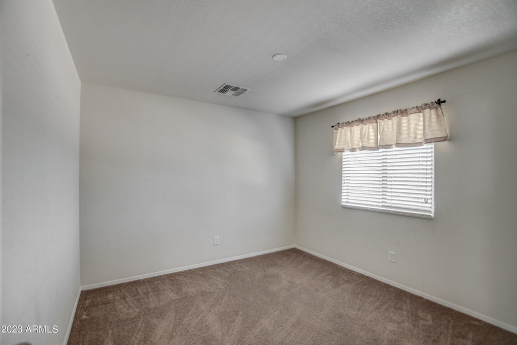 19250 W Woodlands Avenue - Photo 14