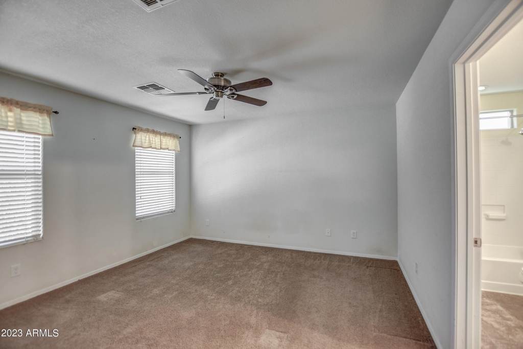 19250 W Woodlands Avenue - Photo 8