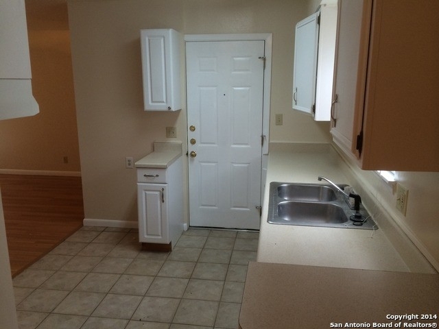 1116 Colony Dr - Photo 1