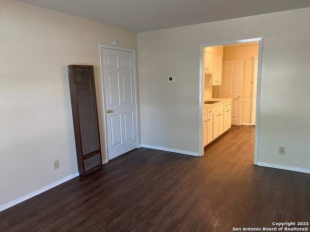 434 W Byrd Blvd - Photo 2