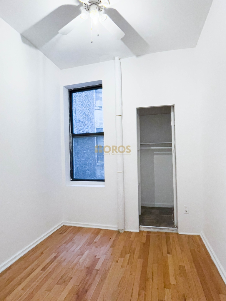 324 East 13th Street - Photo 6