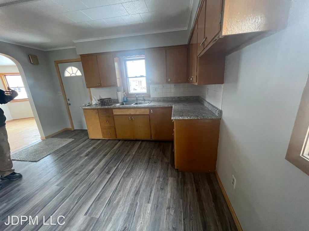 752 Franklin Street - Photo 1