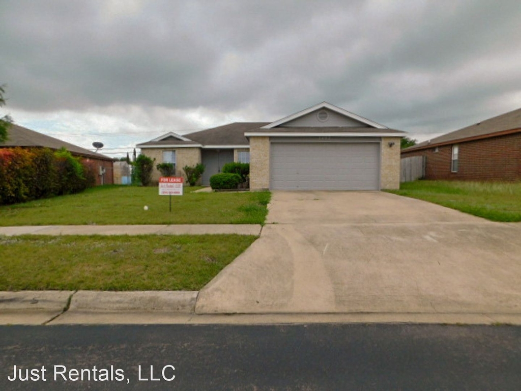 3402 Viewcrest Dr - Photo 0