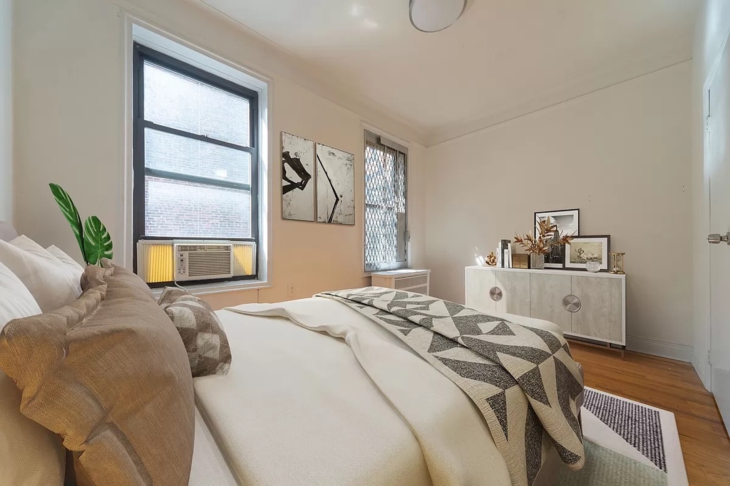 210 East 38th Street - Photo 5