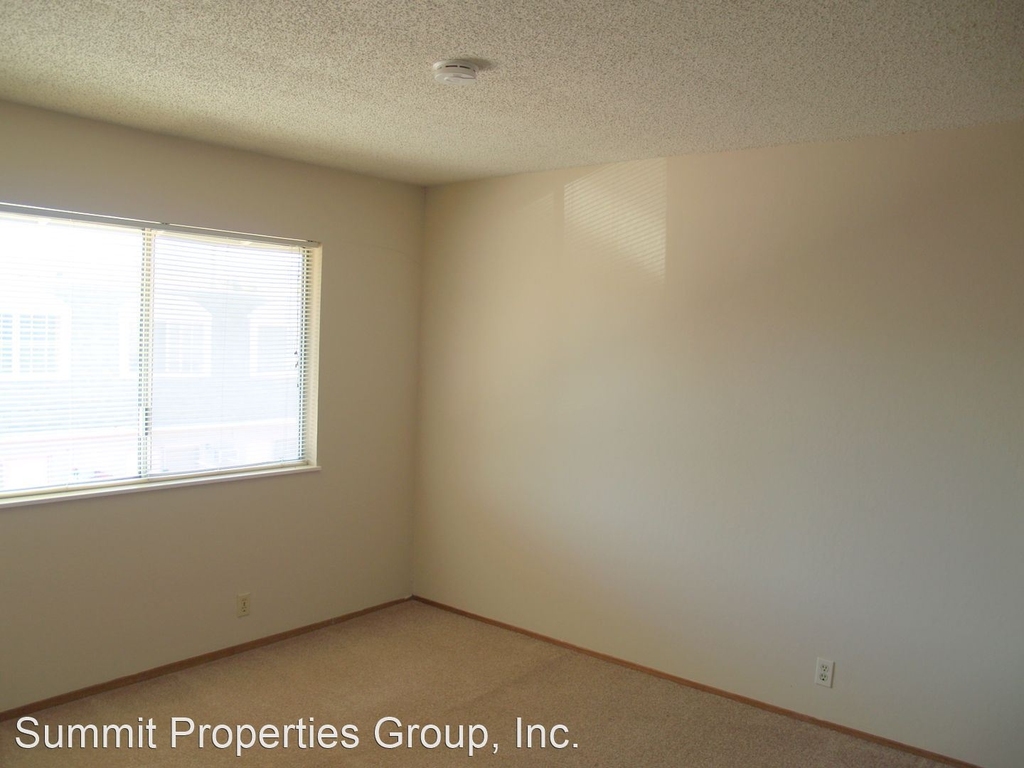 7491-95-99 Donohue Drive - Photo 4