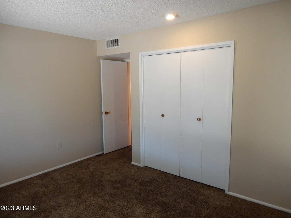 9309 W Glen Oaks Circle - Photo 10