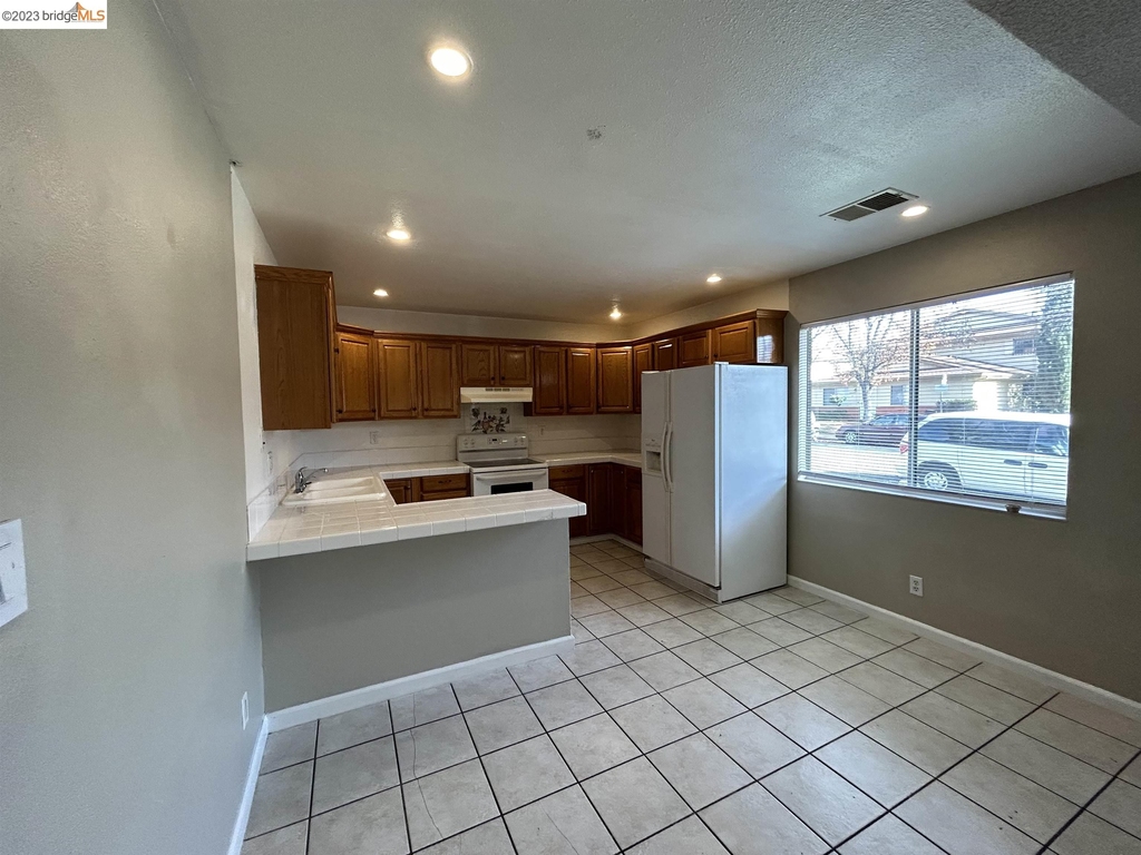 2208 Peppertree Way - Photo 5