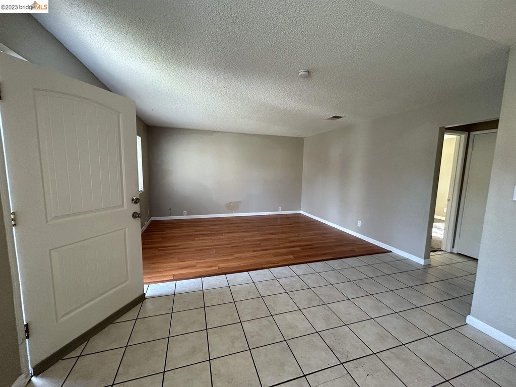 2208 Peppertree Way - Photo 2