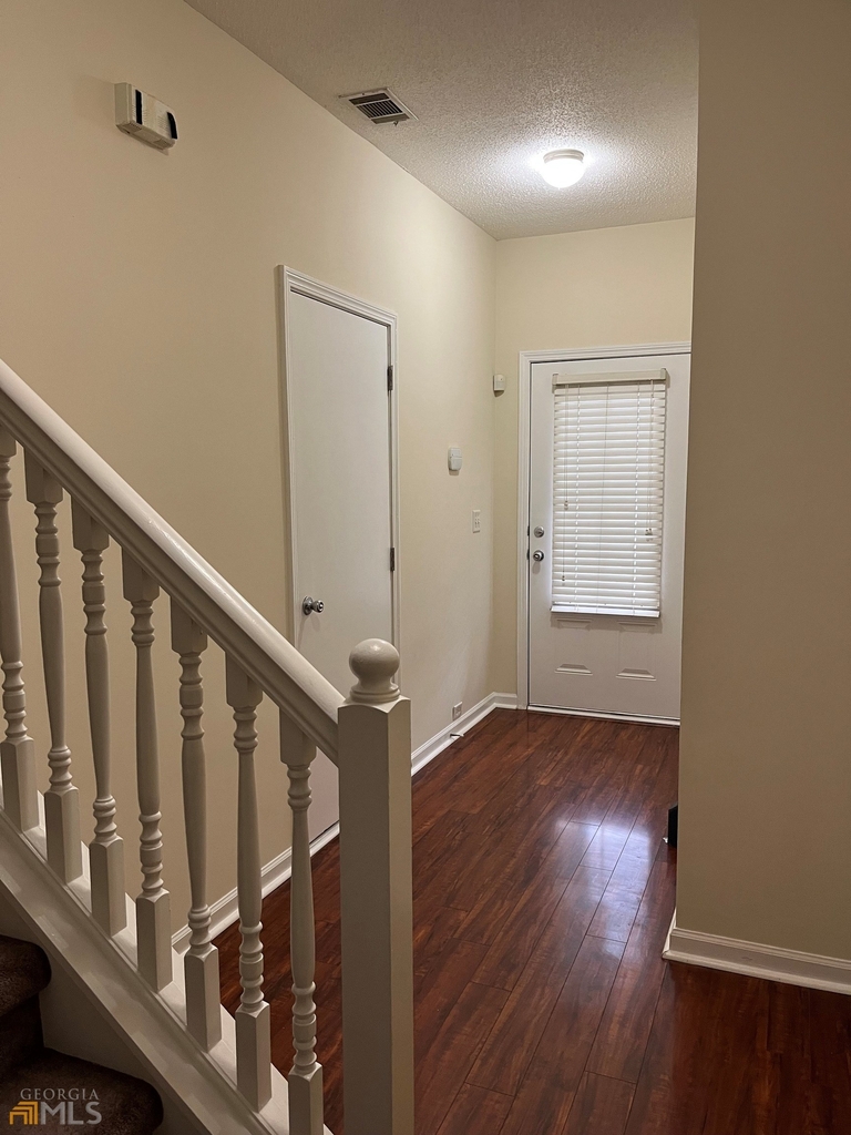 166 Seabreeze Ct - Photo 2