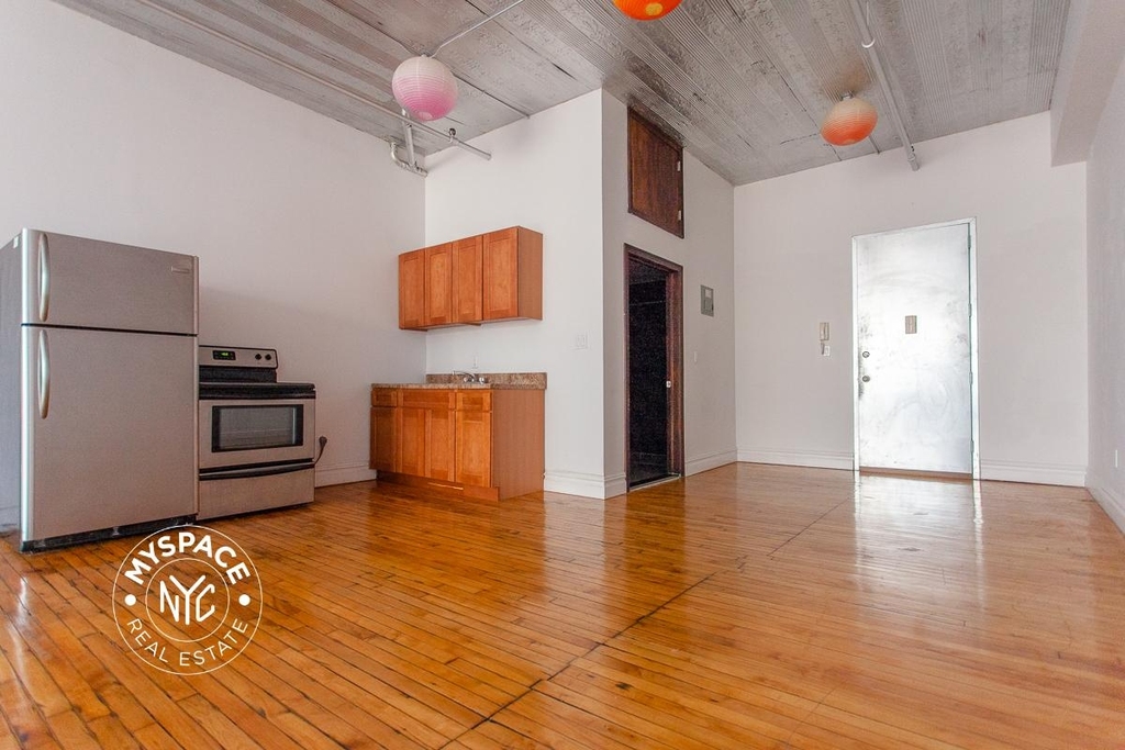 1087 Flushing Avenue - Photo 2