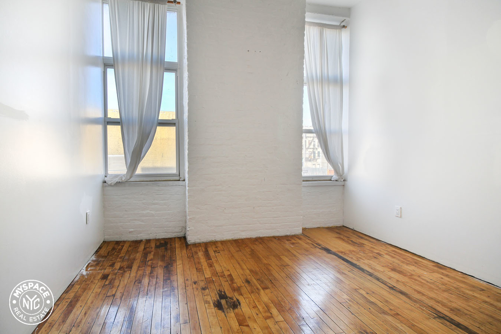 1087 Flushing Avenue - Photo 3