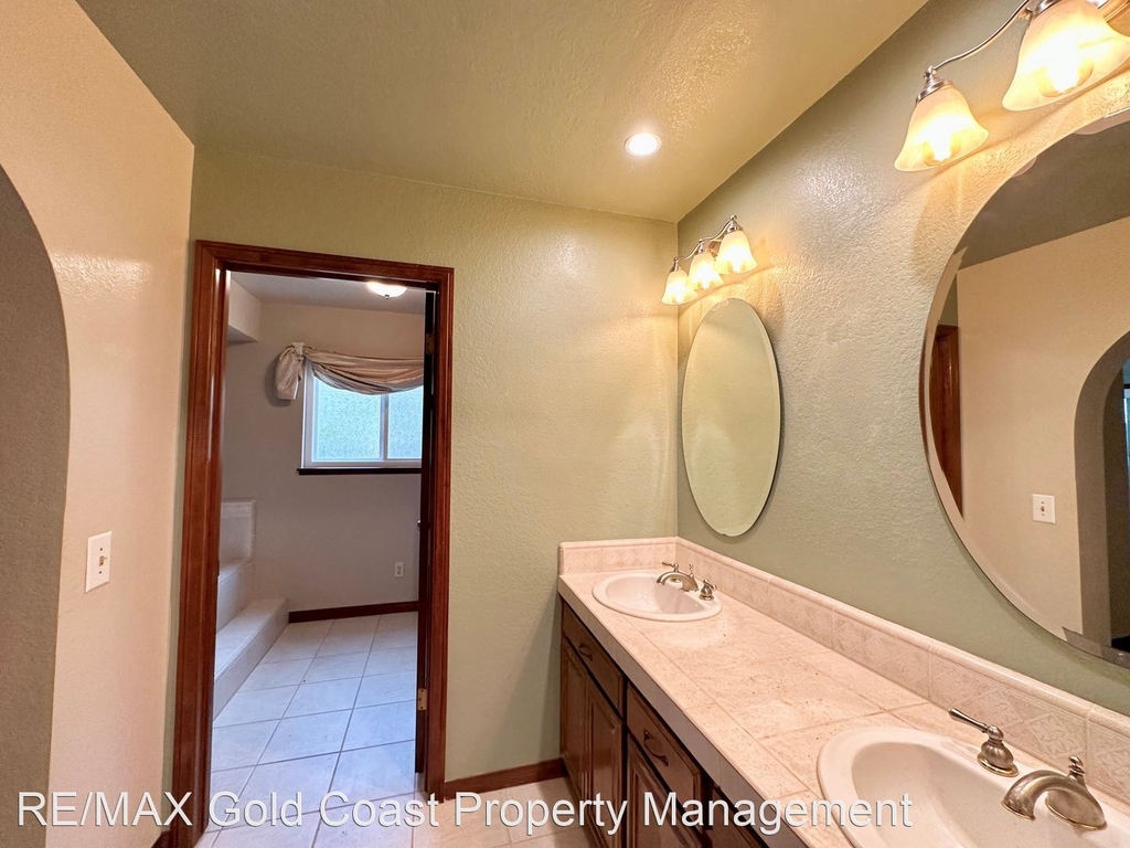 2111 Cold Stream Ct - Photo 31