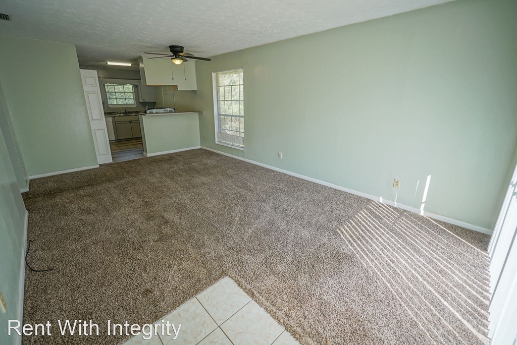 2304 Hartsfield Court Apt. B - Photo 2