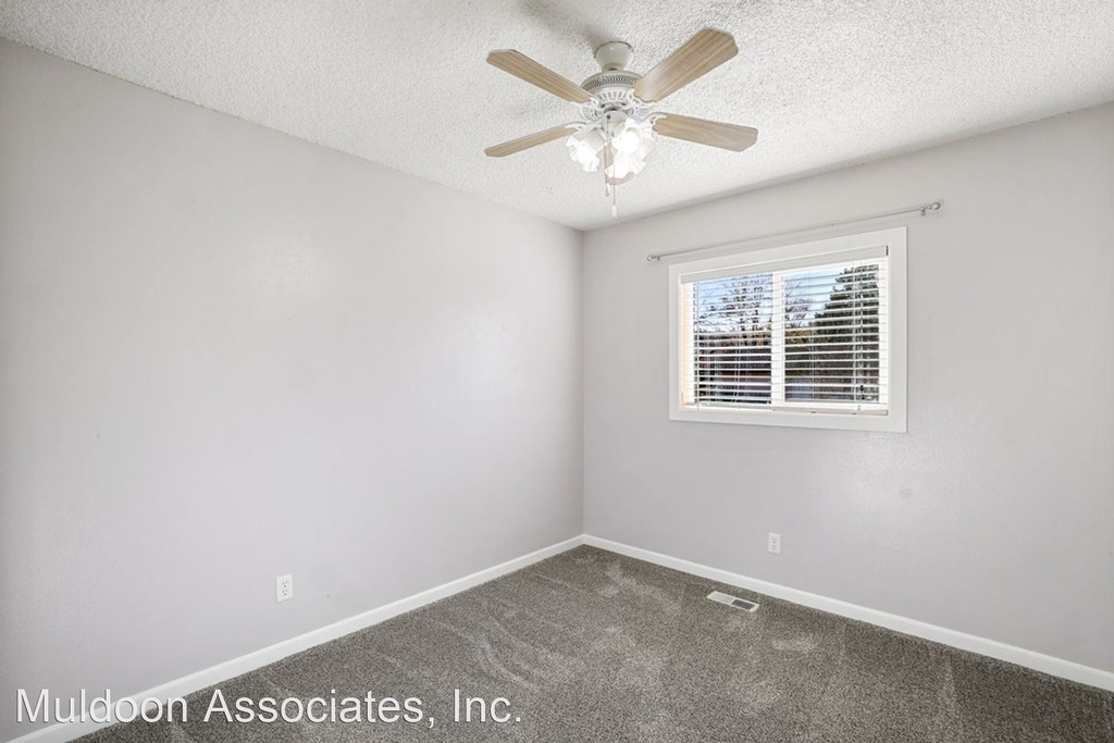 1015 Vondelpark Dr - Photo 46