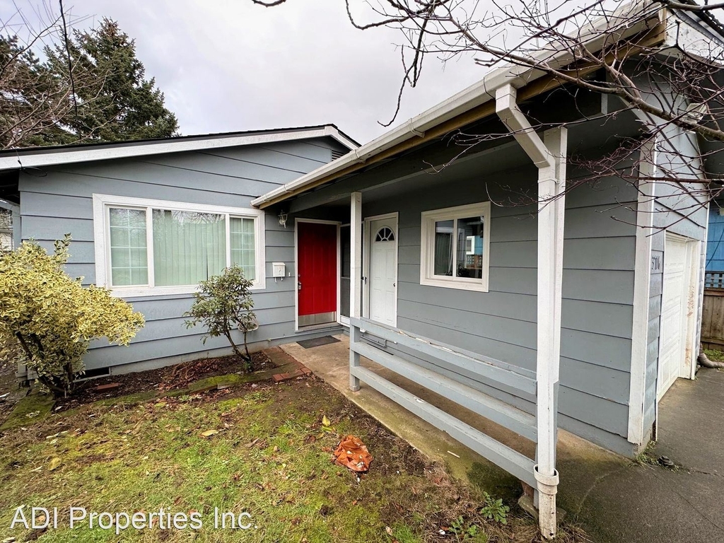 3716 Se 62nd Ave - Photo 2