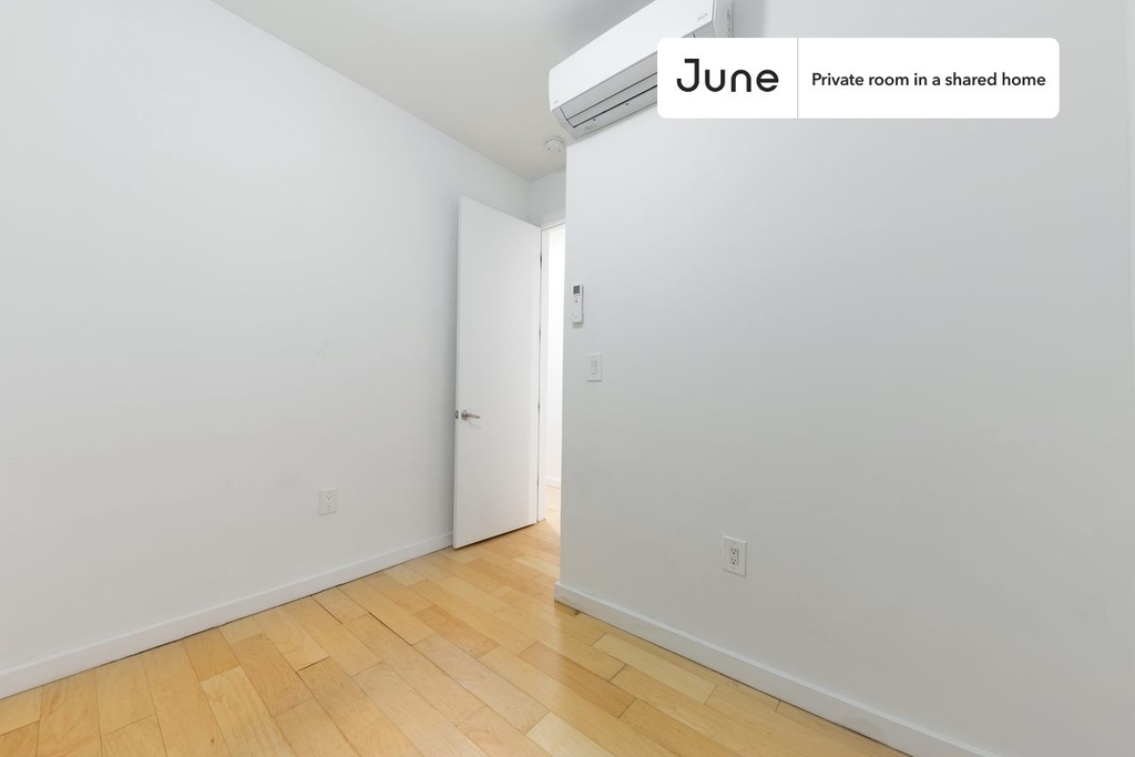 252 Madison Street - Photo 2