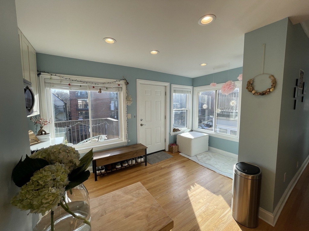 845 W Newport Avenue - Photo 14