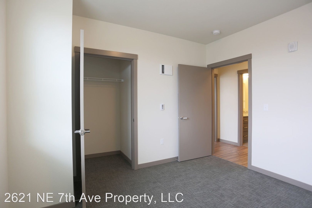 2621 Ne 7th Ave - Photo 6