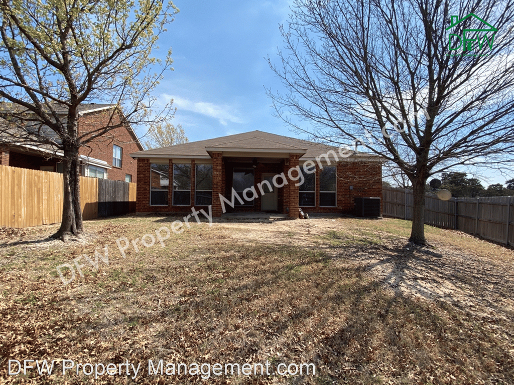 8635 Chalk Canyon Dr - Photo 1