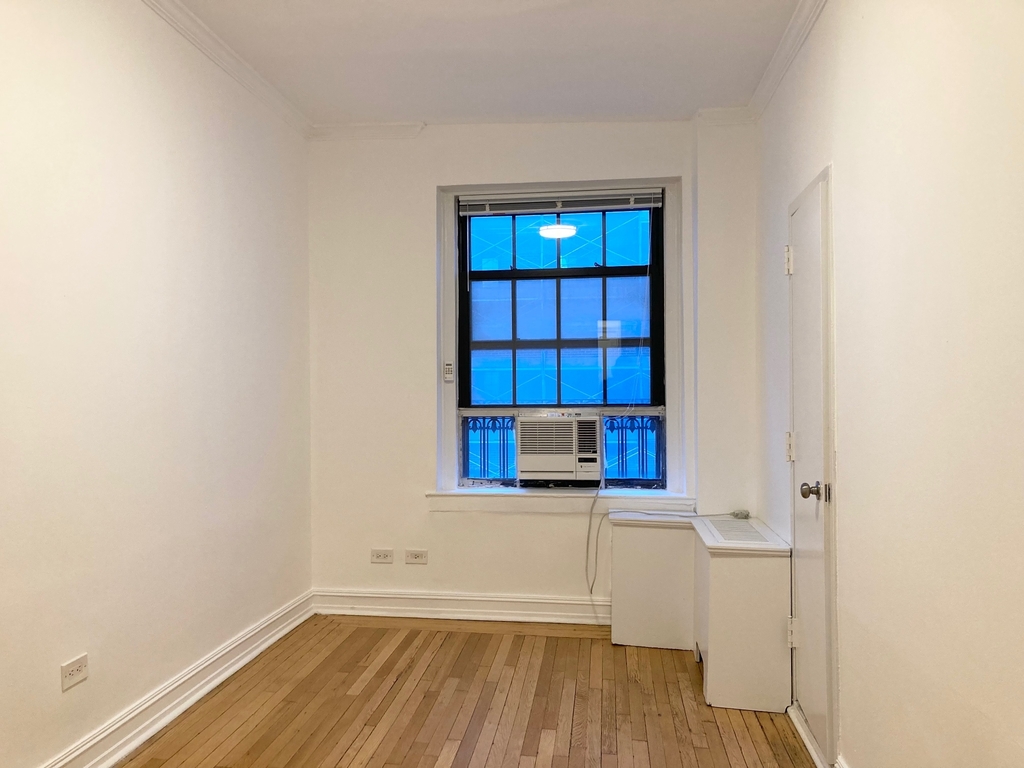 107 East 63rd Street - Photo 3