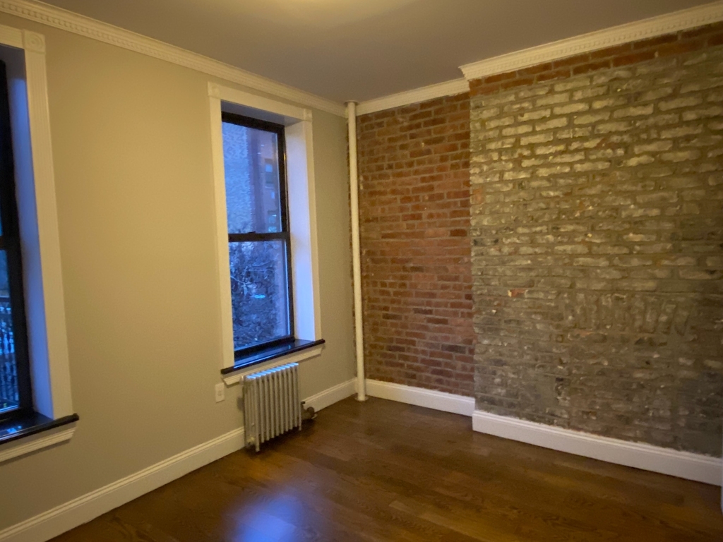 436 West 52nd Street - Photo 6