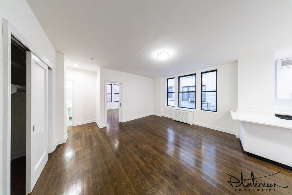 200 West 58th Street - Photo 4