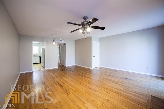 689 Stratford Green - Photo 3