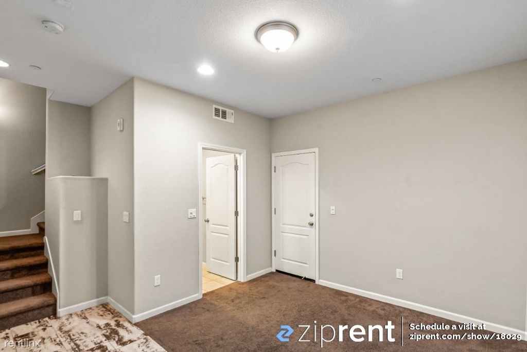 322 Flinder Place - Photo 6