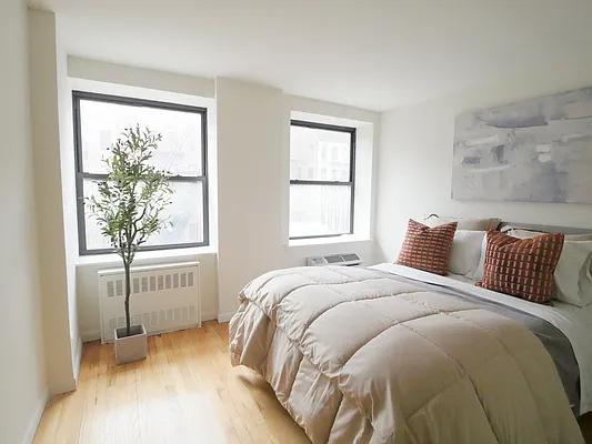 327 East 34th Street - Photo 2