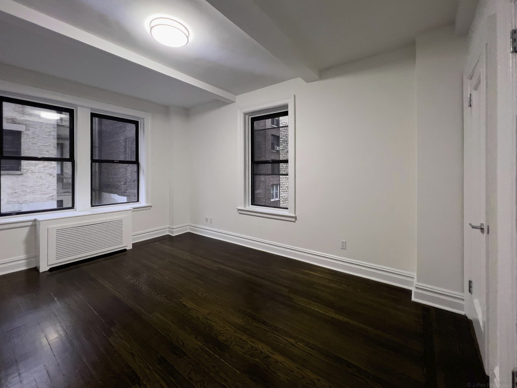 25 West 68th Street - Photo 3