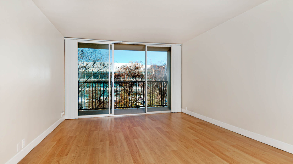 1107 Second Avenue - Photo 2