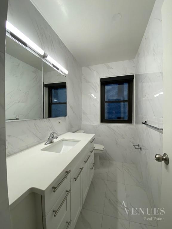 East 55th Street - Photo 5