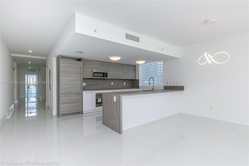 400 Sunny Isles Blvd - Photo 11