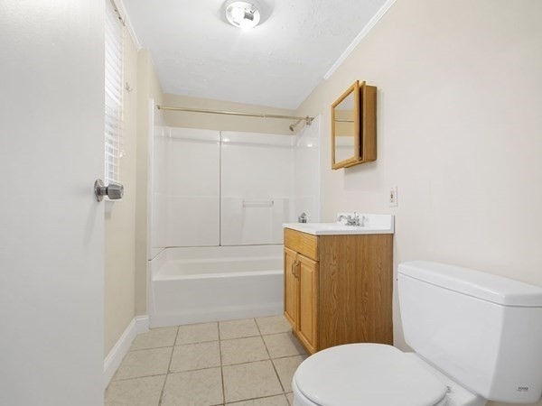 1090 Massachusetts - Photo 2