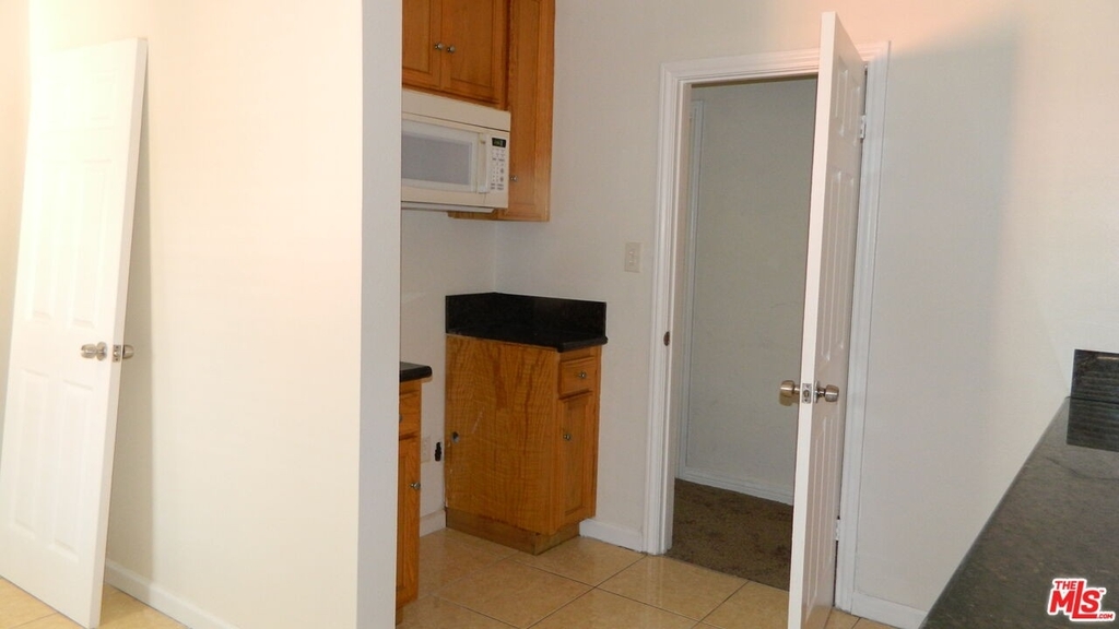 4301 8th Ave - Photo 18