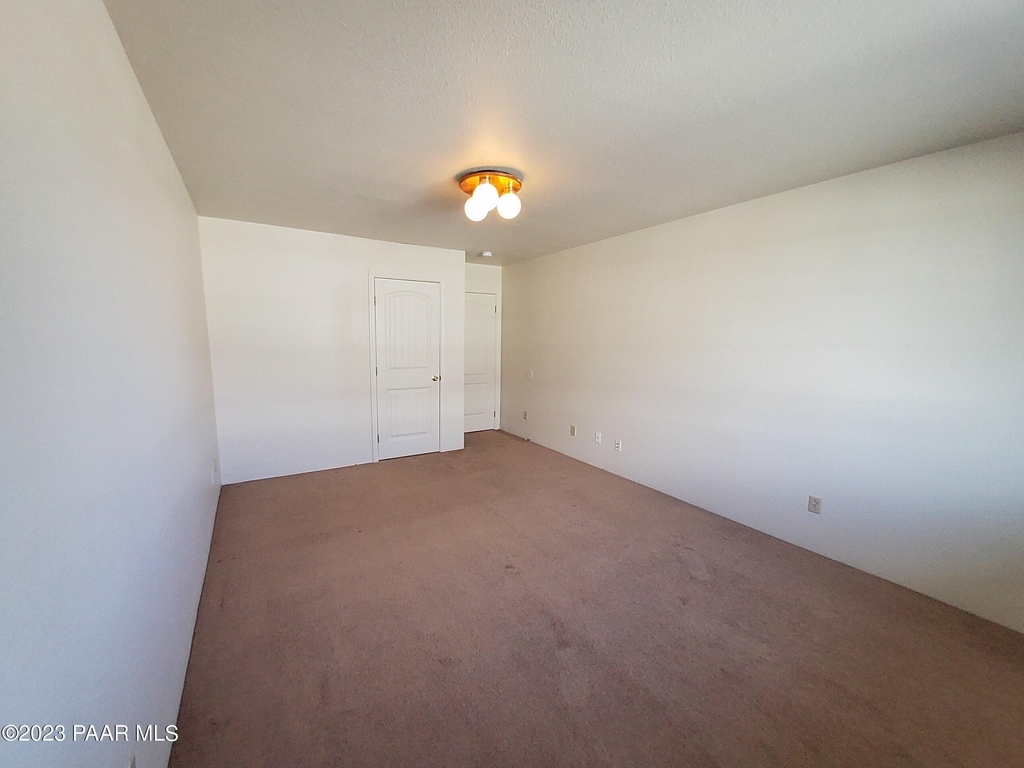 3285 N Hedgewood Drive - Photo 9