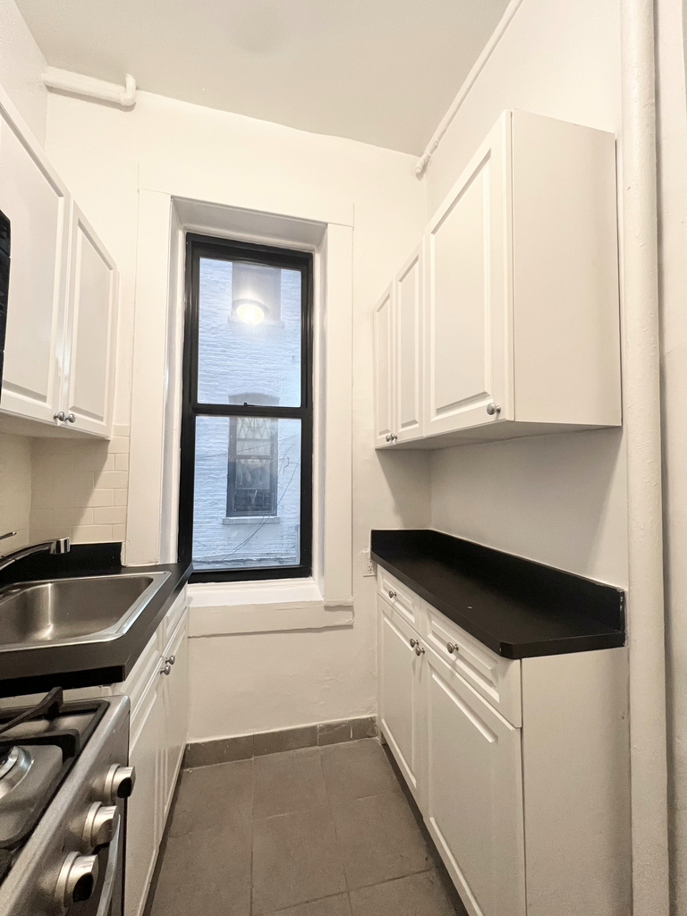 230 East 78th Street - Photo 1