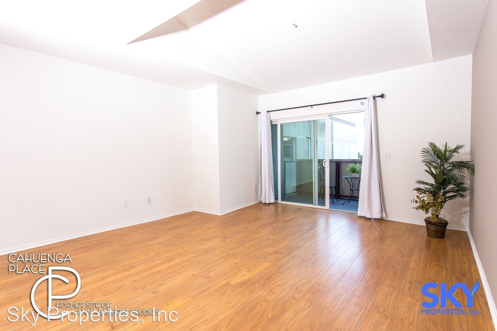 3400 Cahuenga Blvd - Photo 6