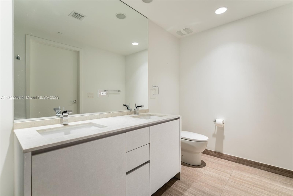 1010 Brickell Av - Photo 15