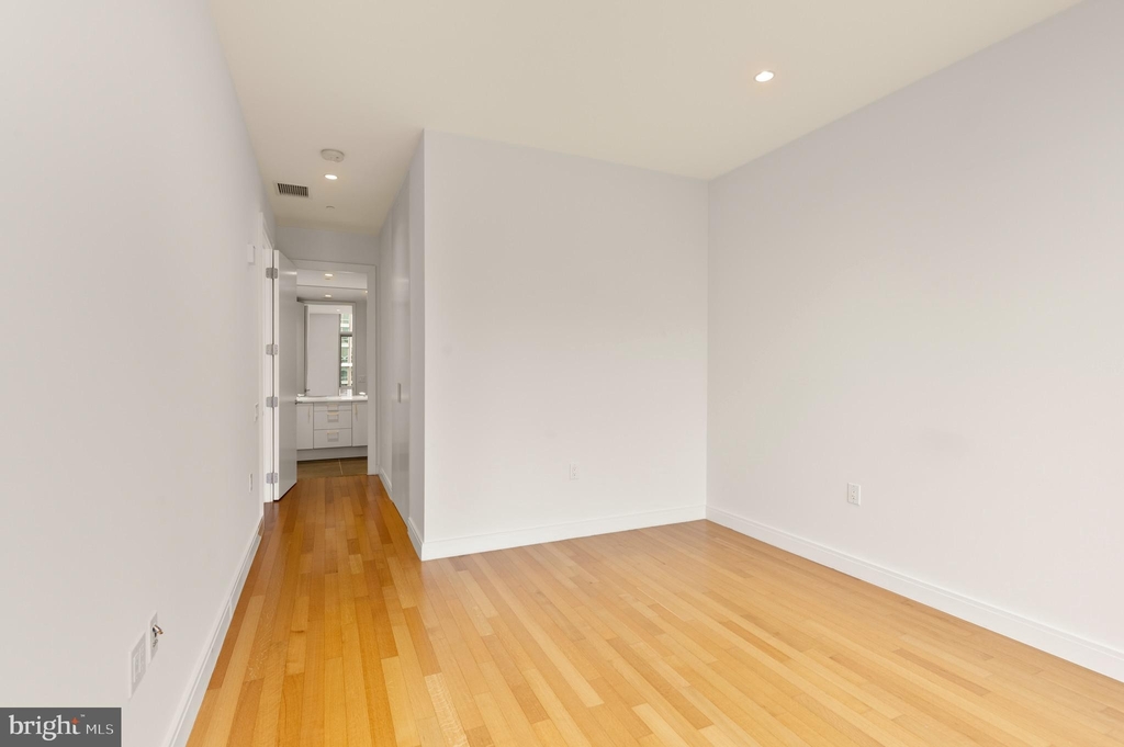 1177 22nd Street Nw - Photo 17