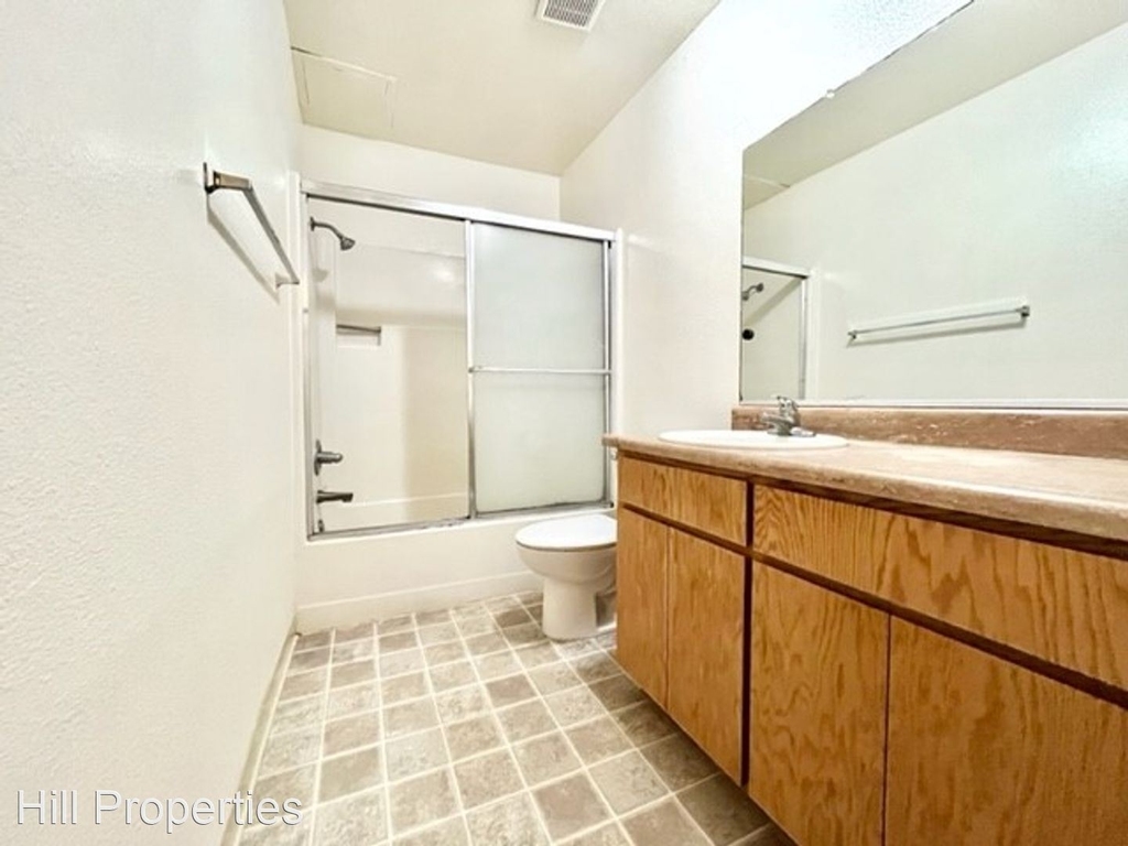 318 W 7th Street - Photo 11