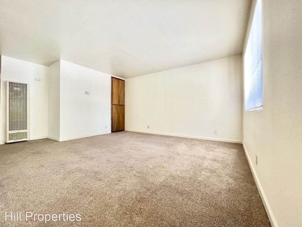 318 W 7th Street - Photo 2