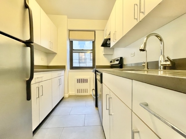 East 69th Street - Photo 1