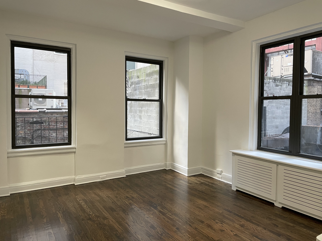 140 East 46th Street - Photo 1